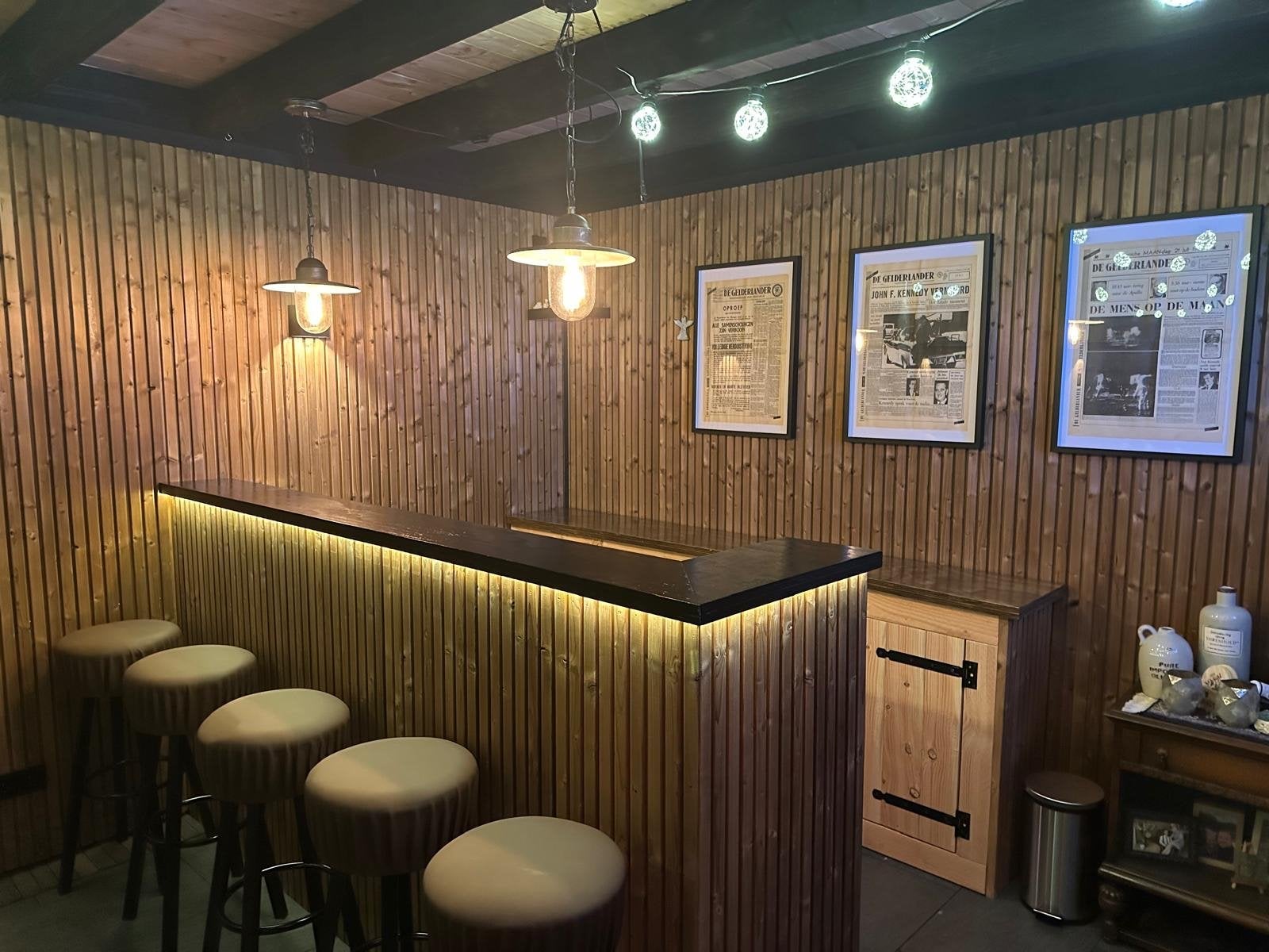 L-vormige bar met achterkast - Perfect voor thuisbar, Ophalen, Zo goed als nieuw
