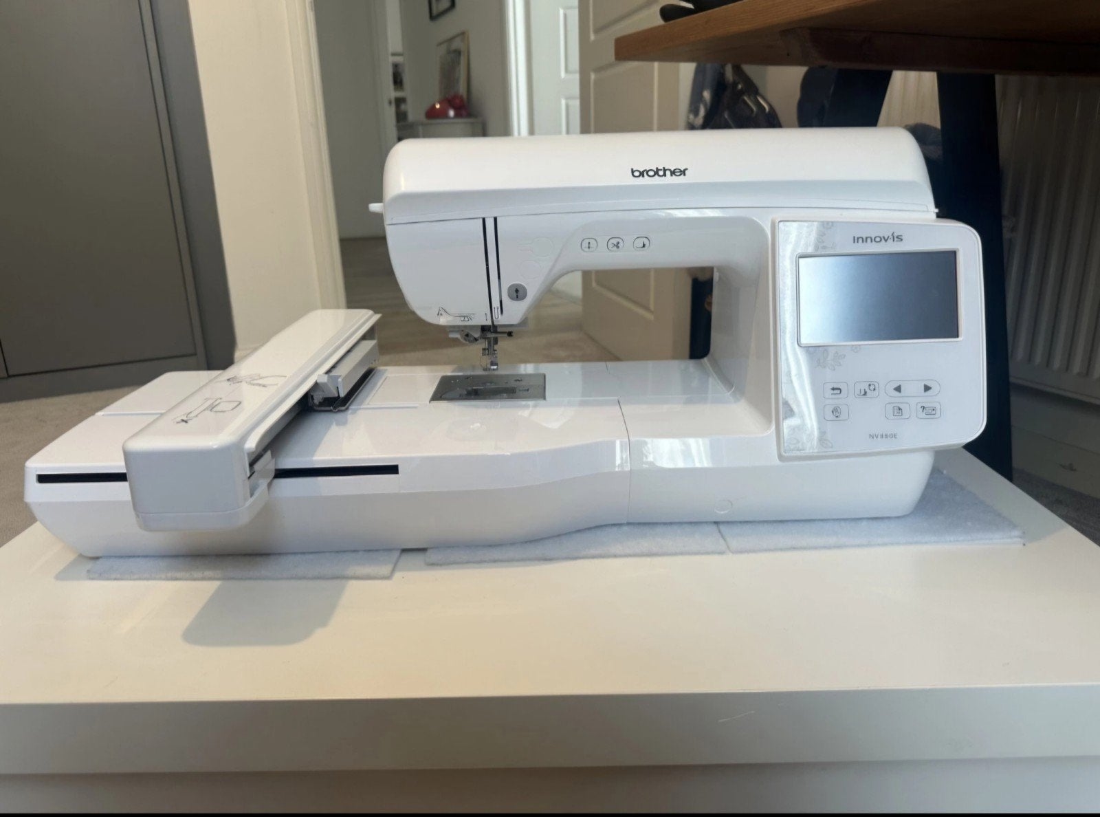 Brother Innov-is NV800E Borduurmachine met veel extra's, Ophalen of Verzenden, Zo goed als nieuw, Lockmachine, Brother