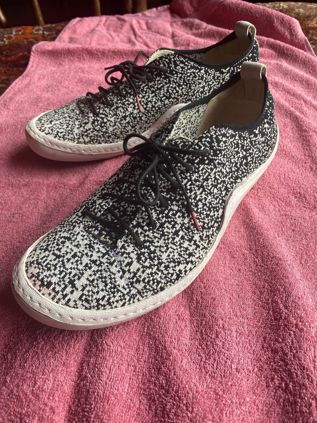 Think! Sneakers Maat 40 - Zwart/Wit Gestippeld, Verzenden, Gedragen, Zwart, Sneakers of Gympen