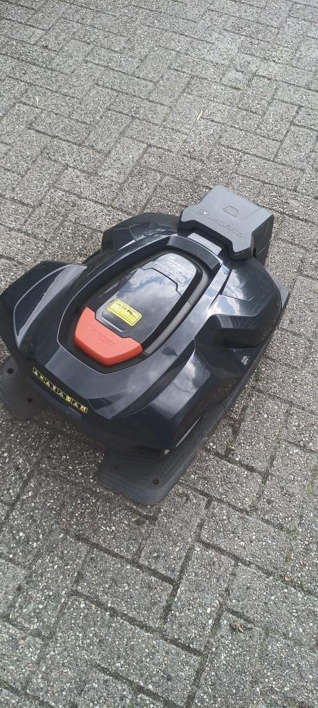 Husqvarna 440 Automower robotmaaier, Ophalen, Gebruikt, 20 tot 25 cm, Husqvarna