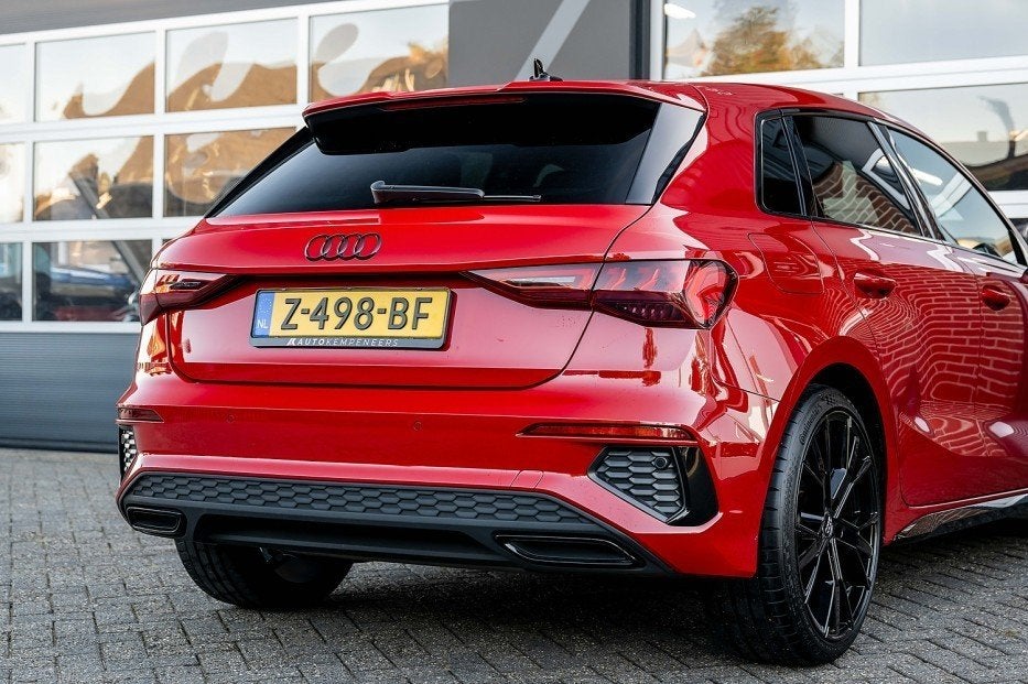 Audi A3 Sportback 35 TFSI S edition | S-Line | S-Seats | Tre, Auto's, 4 cilinders, 150 pk, Leder en Stof, Origineel Nederlands