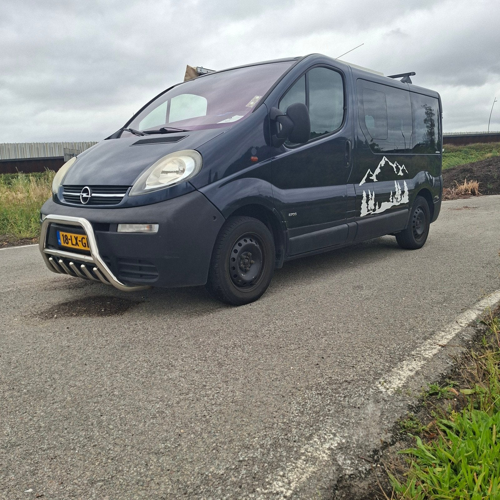 Opel Vivaro 2.0 AIRCO benzine Camper (tje L1h1 2003 3/6pers., Voorwielaandrijving, 1998 cc, Stof, Vivaro