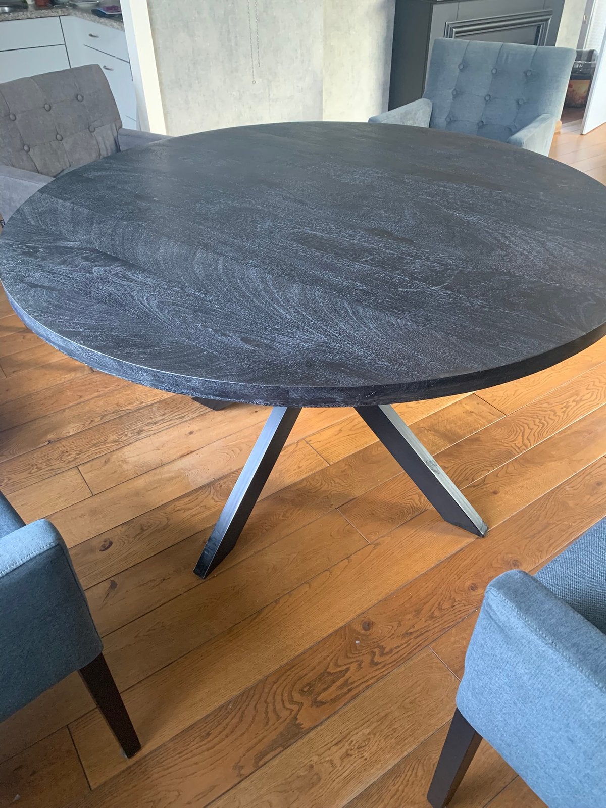 Zwart ronde eettafel 135 cm, Huis en Inrichting, Ophalen, Zo goed als nieuw, Rond, 100 tot 150 cm