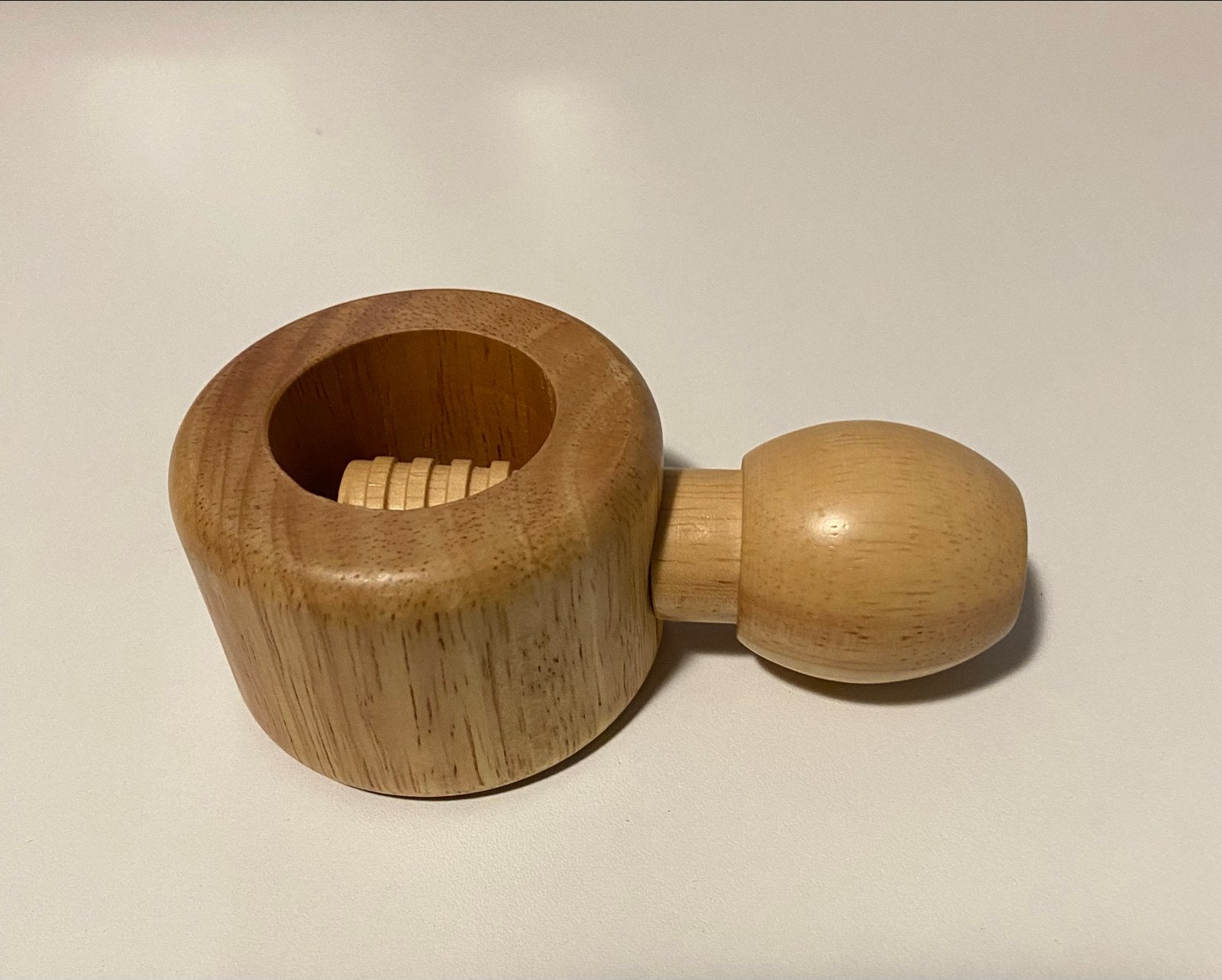 Houten notenkraker met schroefsysteem - HEMA, Hout, Ophalen of Verzenden, Overige typen, Gebruikt