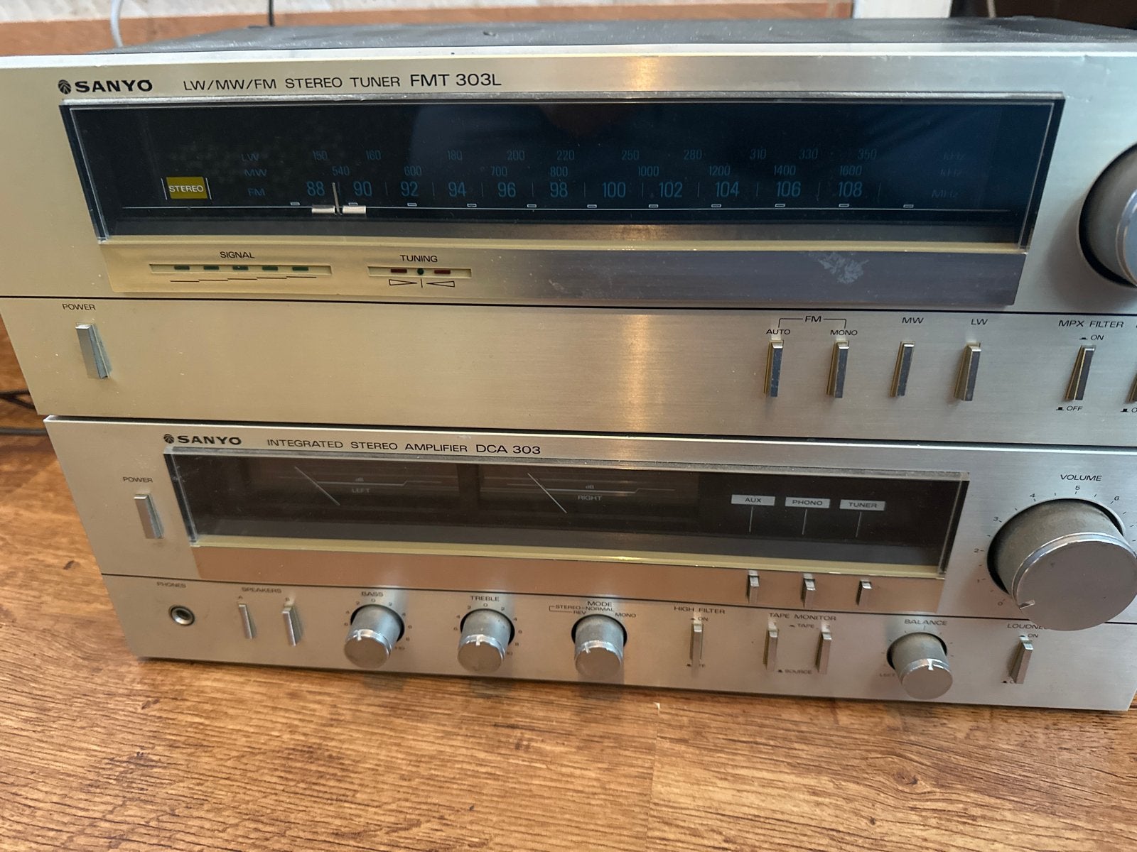 Sanyo DCA303 Stereo Versterker en FMT 303L Tuner, Overige merken, Gebruikt, Ophalen of Verzenden, Minder dan 60 watt
