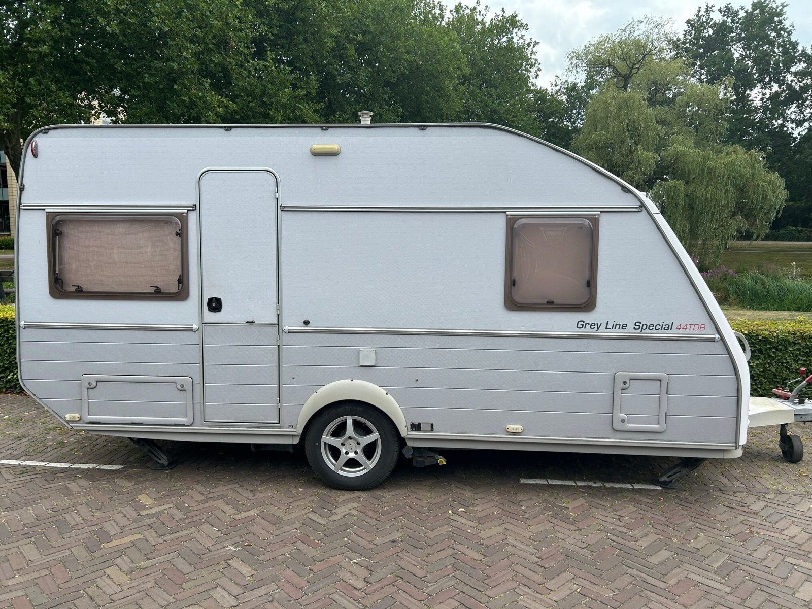 Complete caravan met voortent, mover en vloerverwarming, Kip, Frans bed, Ringverwarming, Treinzit