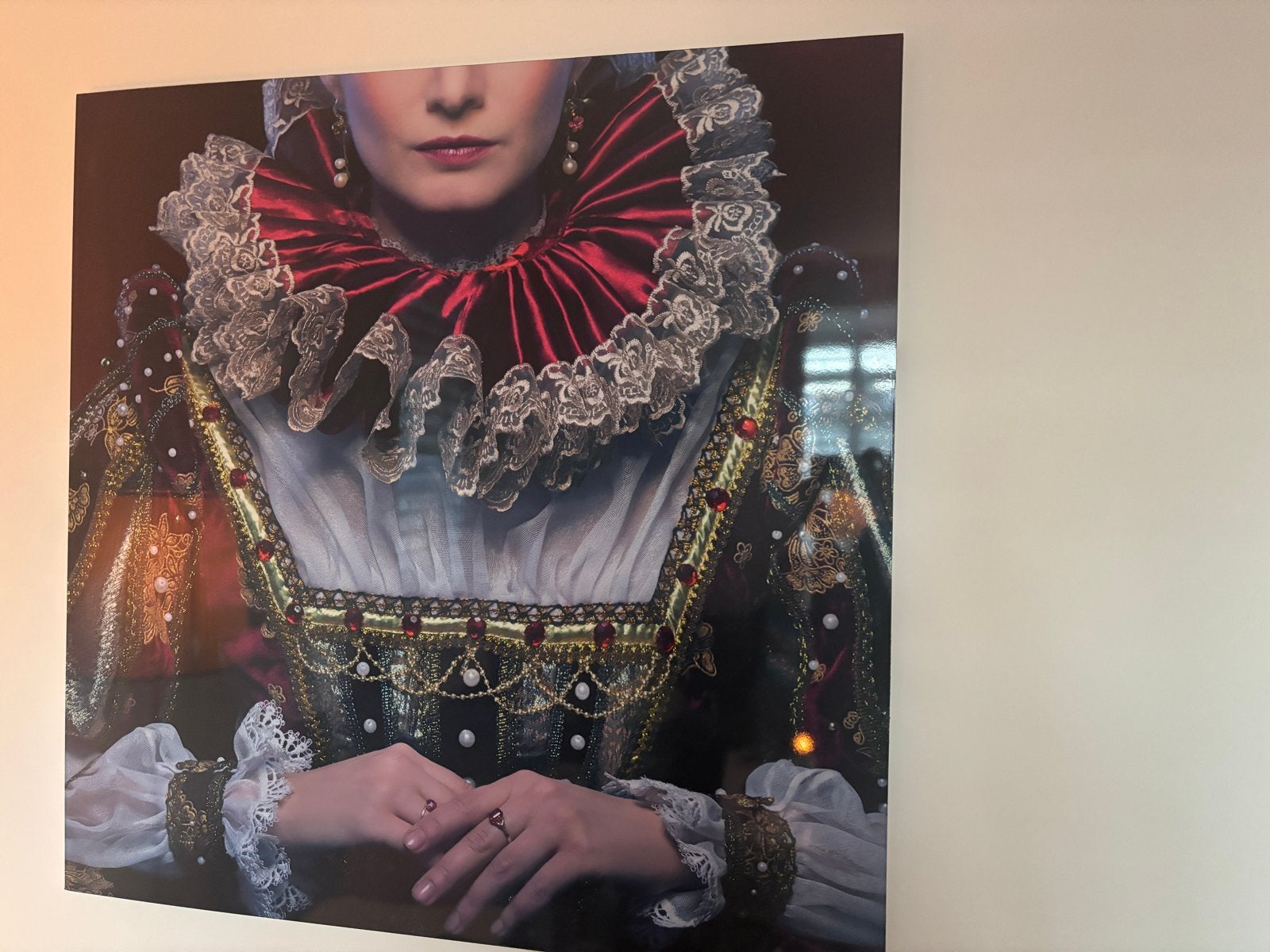 Schilderij van een vrouw in renaissance kleding, Huis en Inrichting, Ophalen, Zo goed als nieuw, Schilderij, 75 tot 100 cm