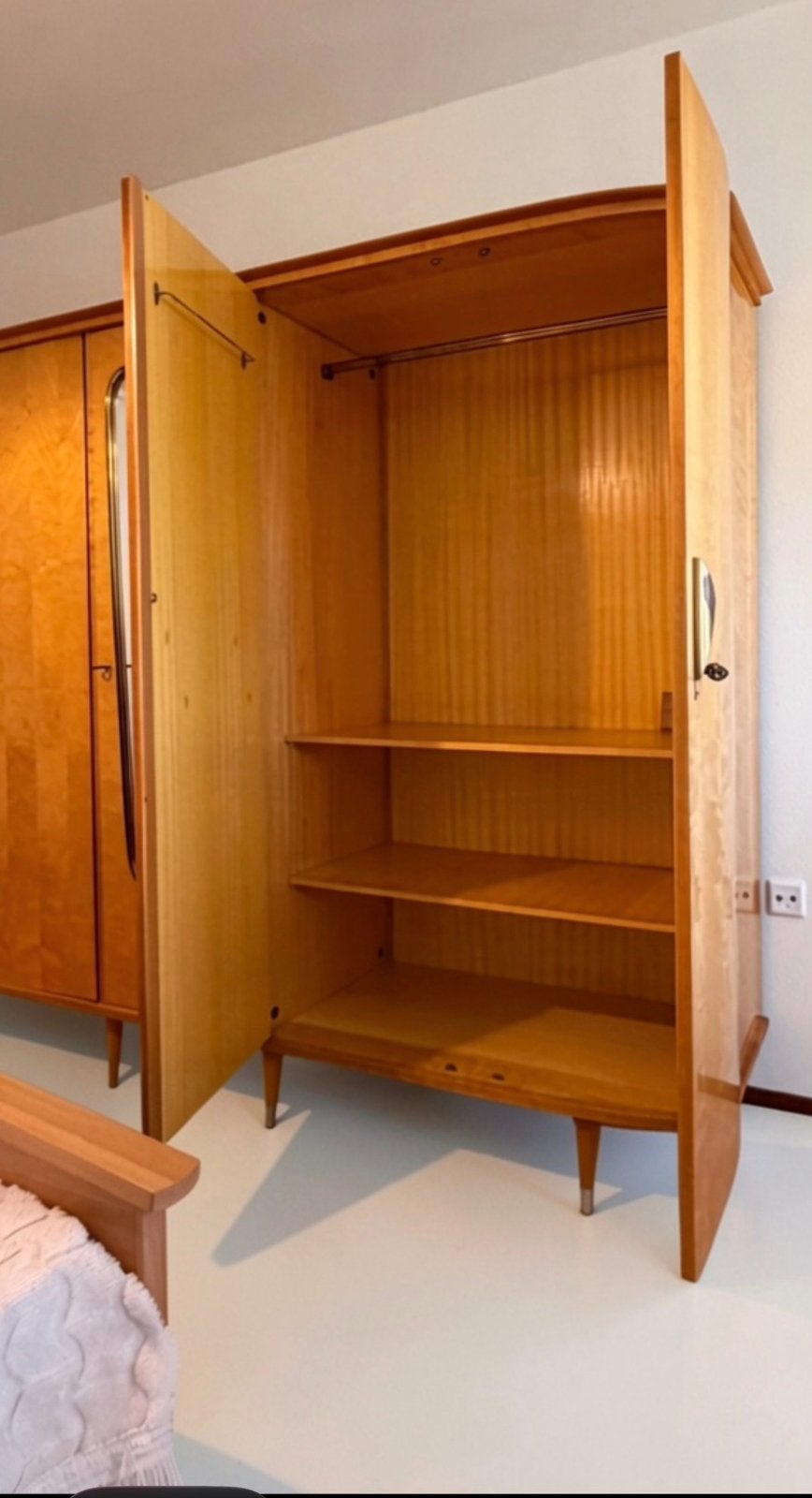 Vintage jaren 60 kledingkast | garderobekast | linnenkast |, Met deur(en), Vintage, Overige houtsoorten, 50 tot 75 cm