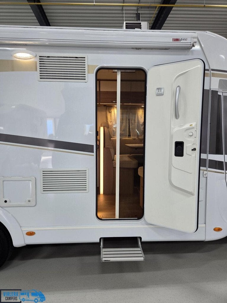 Carado T447 * Stahoogte 210cm * lengtebedden* Nette camper, 7 tot 8 meter, Bedrijf, Tot en met 3, Half-integraal