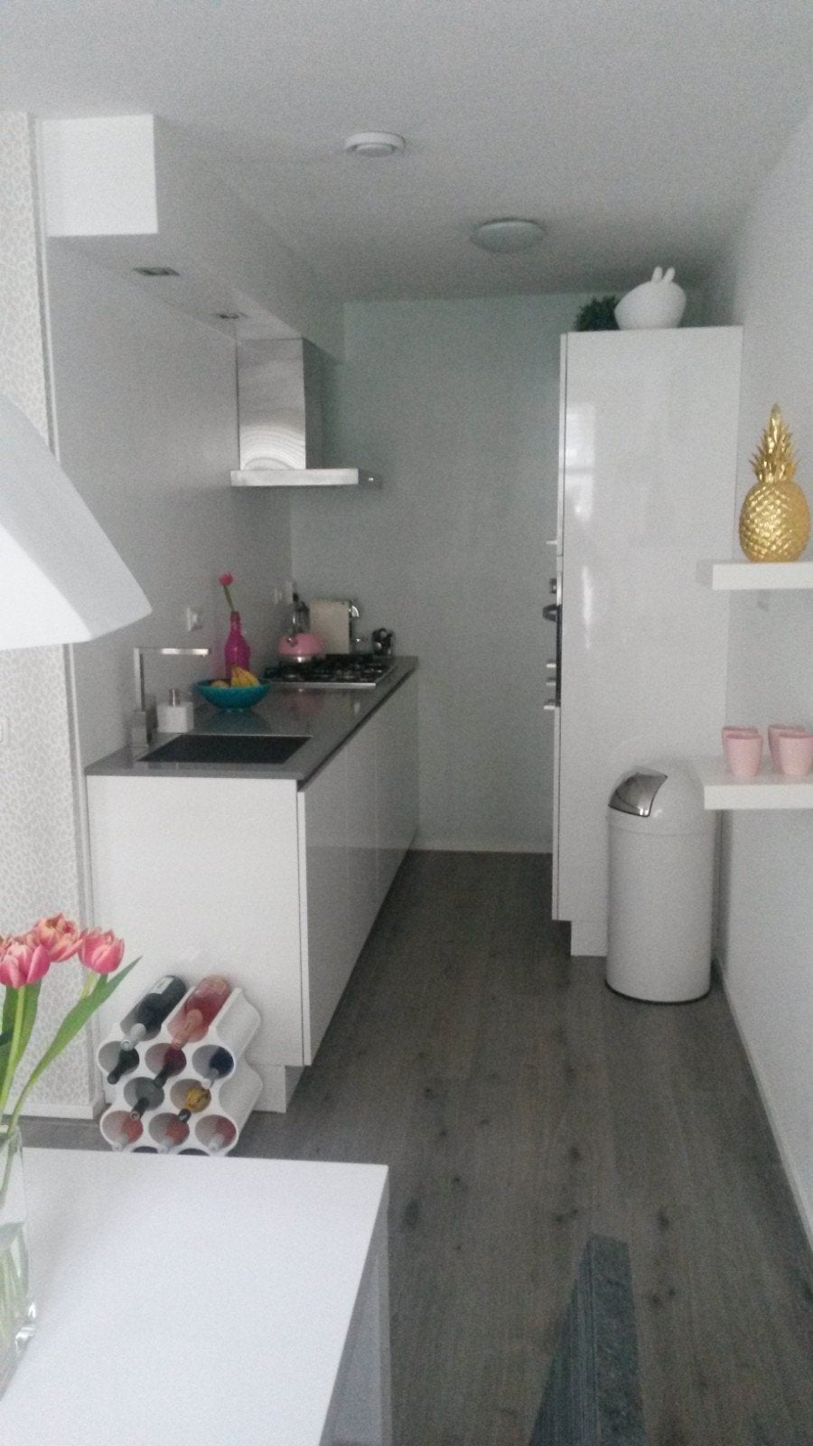 Hoogglans witte keuken met inbouwapparatuur, Huis en Inrichting, Keuken | Complete keukens, Ophalen, Gebruikt, Wit, Enkelwandige keuken