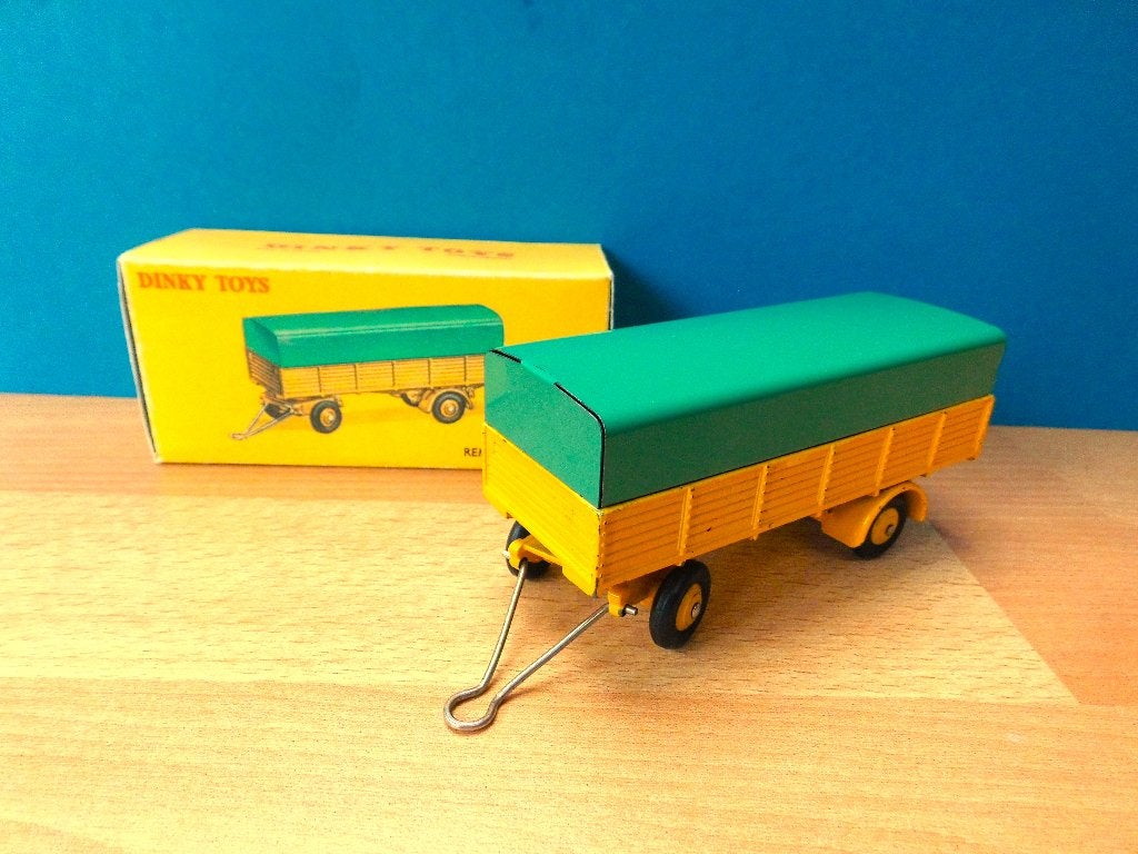 DINKY TOYS FRANKRIJK 70 REMORQUE BACHÉE MET DOOS, Ophalen of Verzenden, Zo goed als nieuw, Bus of Vrachtwagen, Dinky Toys