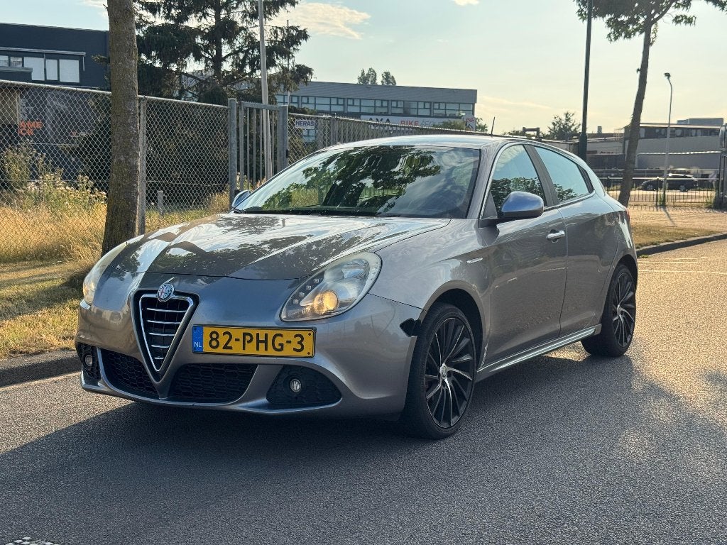 Alfa Romeo Giulietta 1.4 Turbo 2011 | CRUISE | AIRCO, Auto's, Voorwielaandrijving, Stof, Zwart, 4 cilinders
