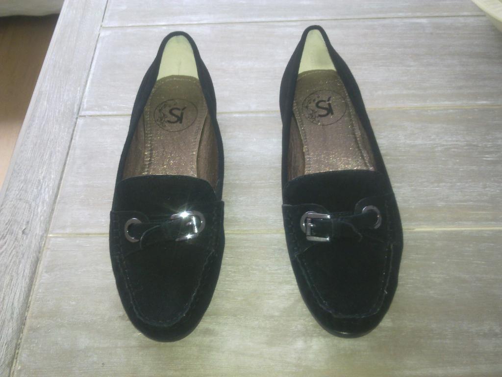 Si schoenen loafers instapper suede nieuw maat 39 nieuw!, Kleding | Dames, Schoenen, Nieuw, Ophalen of Verzenden, Instappers, Zwart