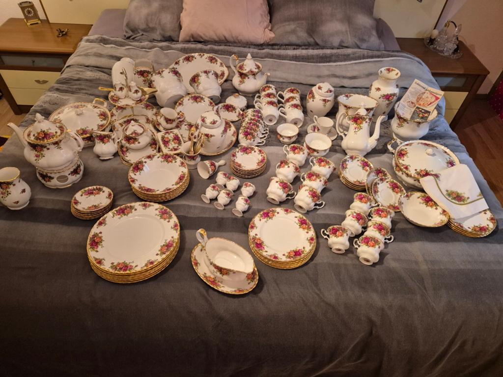 Royal Albert servies, Huis en Inrichting, Keuken | Servies, Ophalen, Zo goed als nieuw, Porselein, Overige stijlen