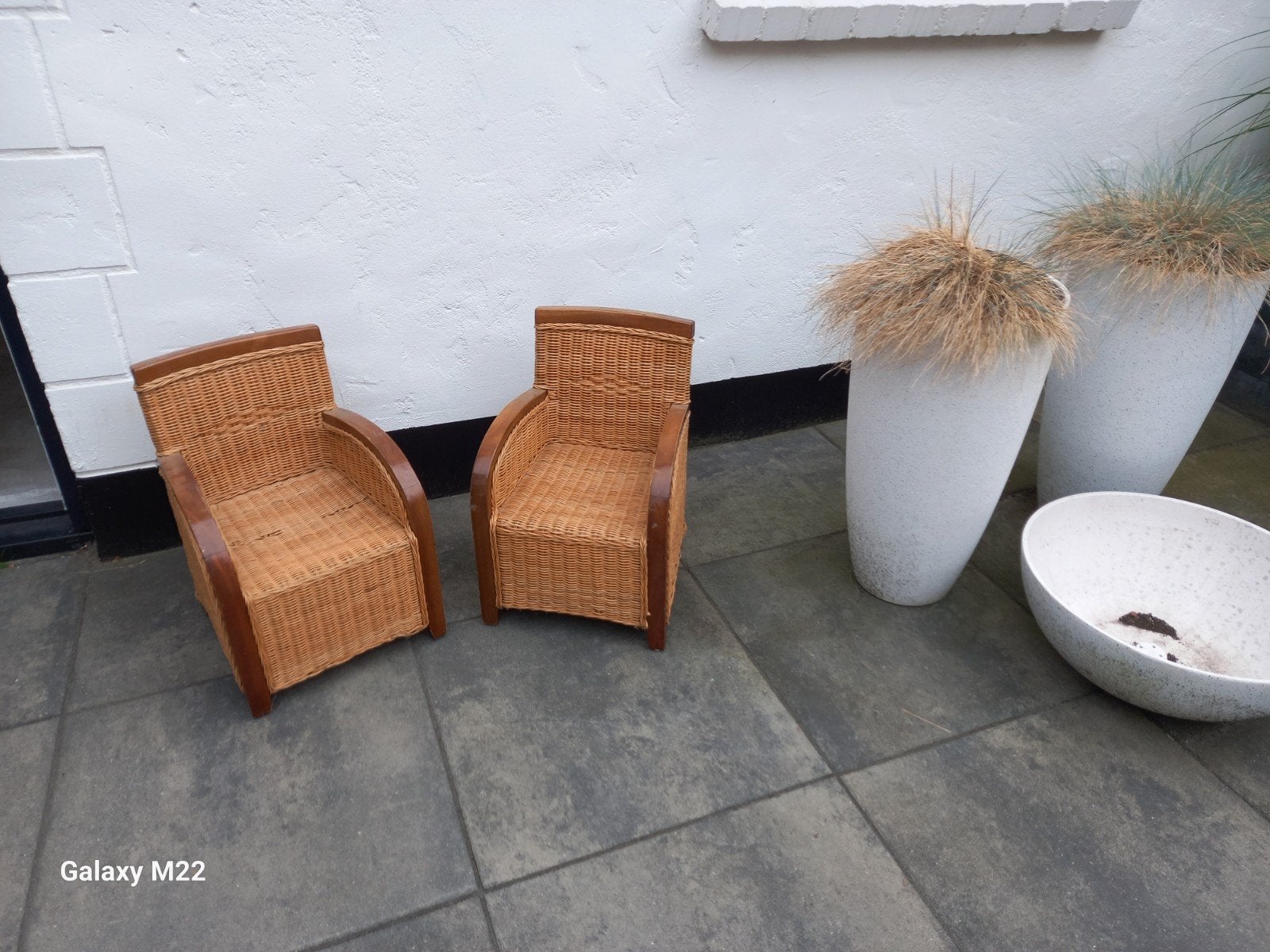 Vintage rotan kinderstoelen en houten kindertafel, Kinderen en Baby's, Kinderkamer | Tafels en Stoelen, Ophalen, Gebruikt, Tafel(s) en Stoel(en)