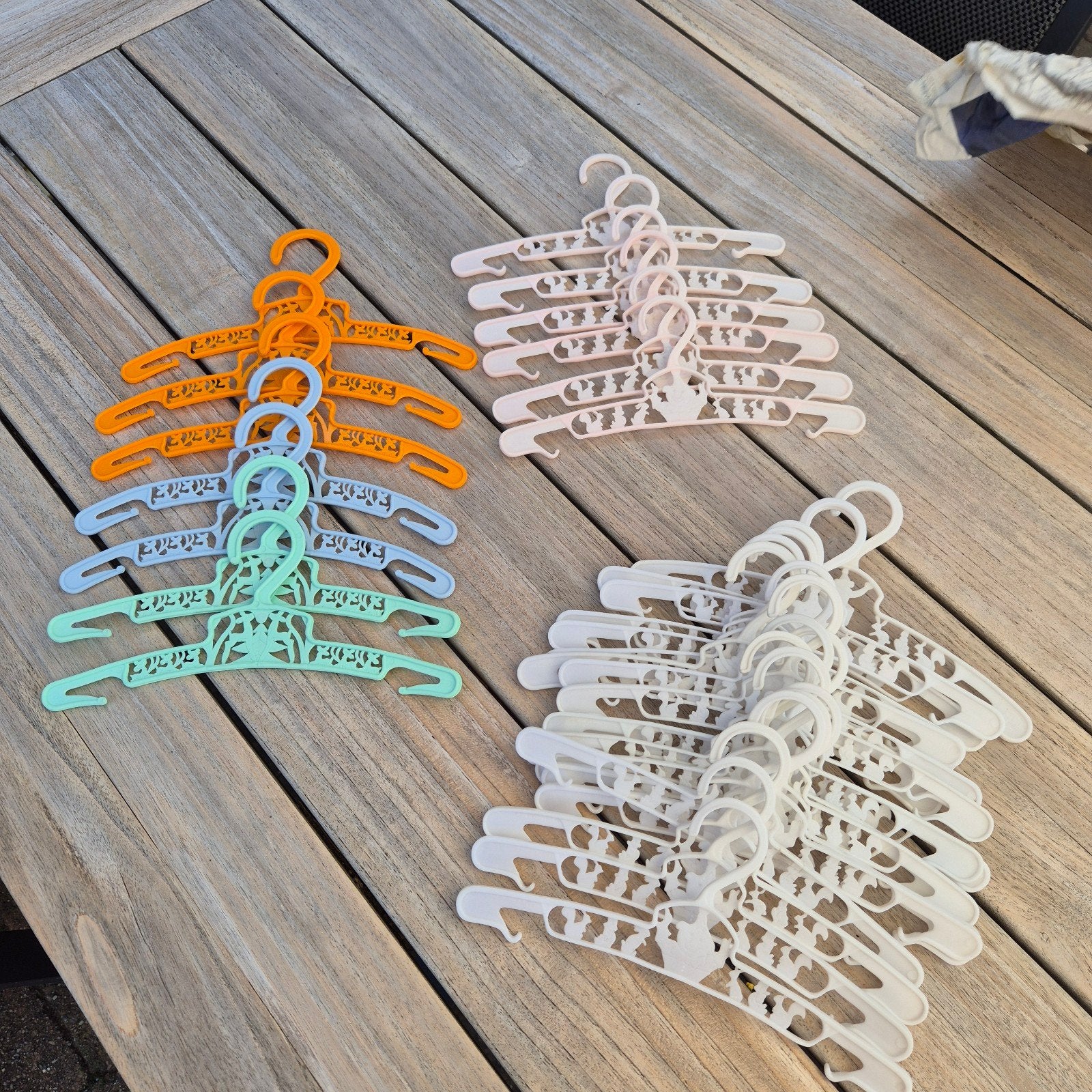 Retro Vintage Baby Kleerhangers - Diverse Kleuren, Ophalen of Verzenden, Gebruikt, Kunststof, Kinderen