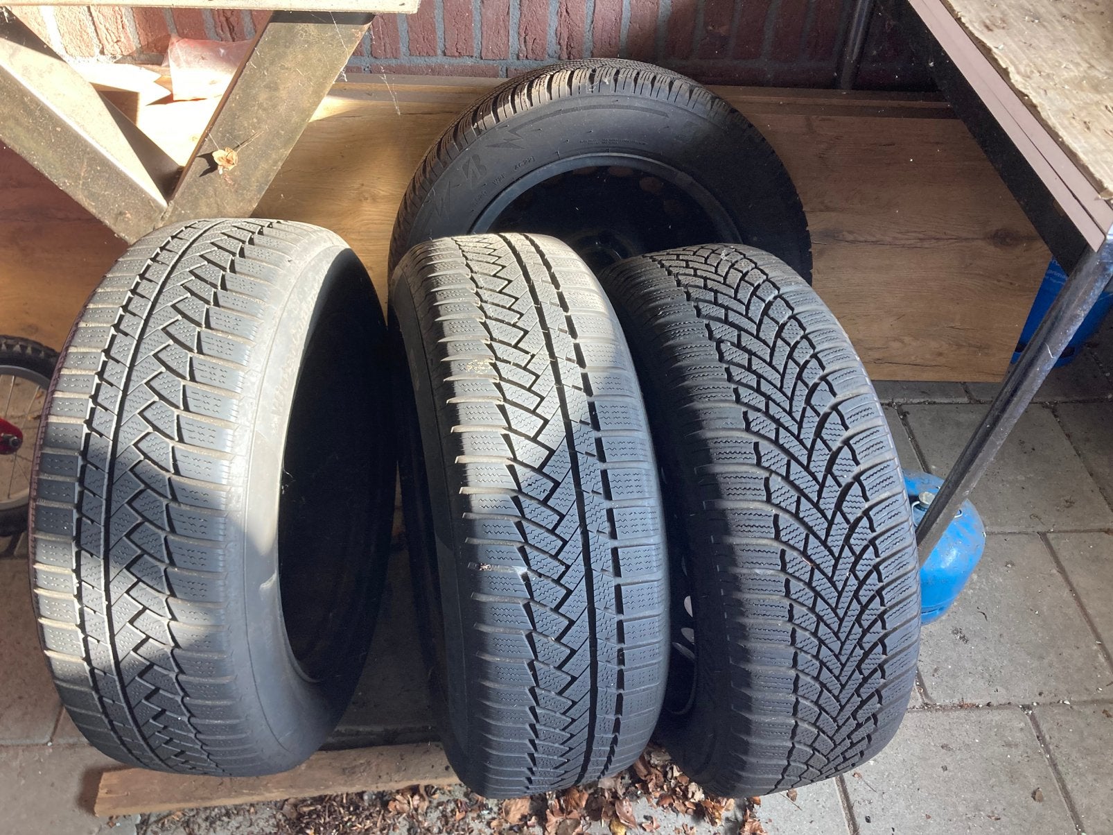 4 winterbanden op stalen velg audi a4 b8, Ophalen, 16 inch, Banden en Velgen, 205 mm