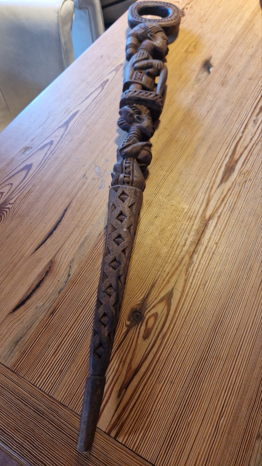 Uniek Afrikaans houten objekt/wandelstok- Handgesneden, Bruin, Afrika, Ophalen of Verzenden, Handgemaakt