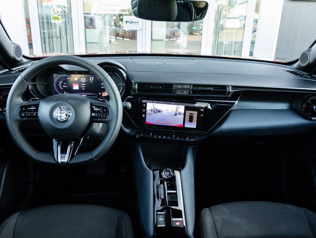 Alfa Romeo Junior 1.2 Turbo Hybrid Ibrida Speciale | ACC | L, Auto's, Alfa Romeo, 145 pk, Euro 6, 1199 cc, Bedrijf