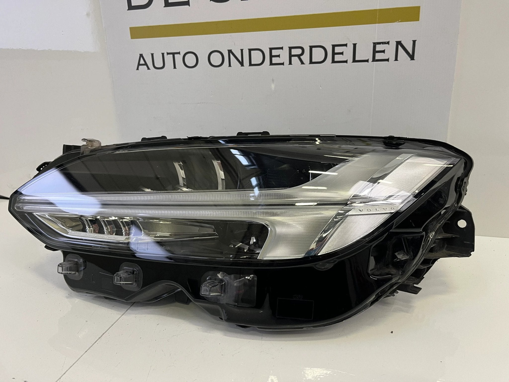 VOLVO V90 S90 FULL LED ACTIVE HIGH BEAM KOPLAM 31655185, Gebruikt, Gunnar Engellaus vag 8
405 31  Gothenburg, SE, Info@volvocars.com