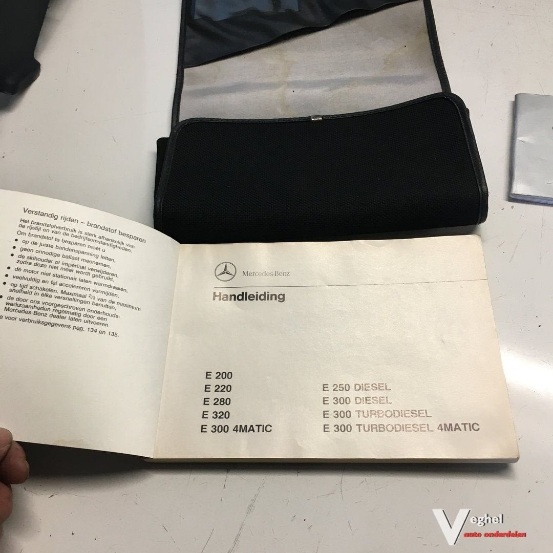 Mercedes W124 E klasse 1994  Instructieboekje, Ophalen of Verzenden