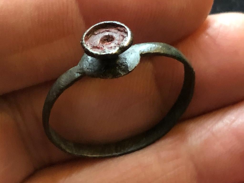 ROMEINSE RING 1700jr DRAAGBAAR! glaspasta rood bodemvondst, Ophalen of Verzenden