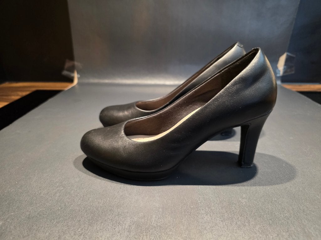 Clarks collection leren pumps 8. cm hak maat 36, Kleding | Dames, Schoenen, Pumps, Zwart, Ophalen of Verzenden, Clarks
