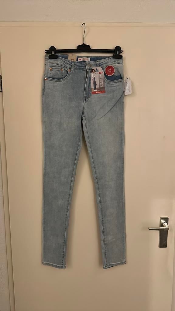 Nieuw lichtblauwe high rise Levi’s spijkerbroek maat 176, Ophalen of Verzenden, Nieuw, Meisje, Broek