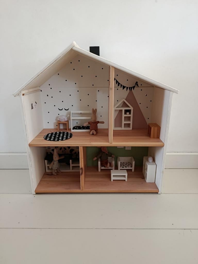 Poppenhuis | Gemeubileerd huis houten speelgoed schaal 1:12, Ophalen, Gebruikt, Poppenhuis