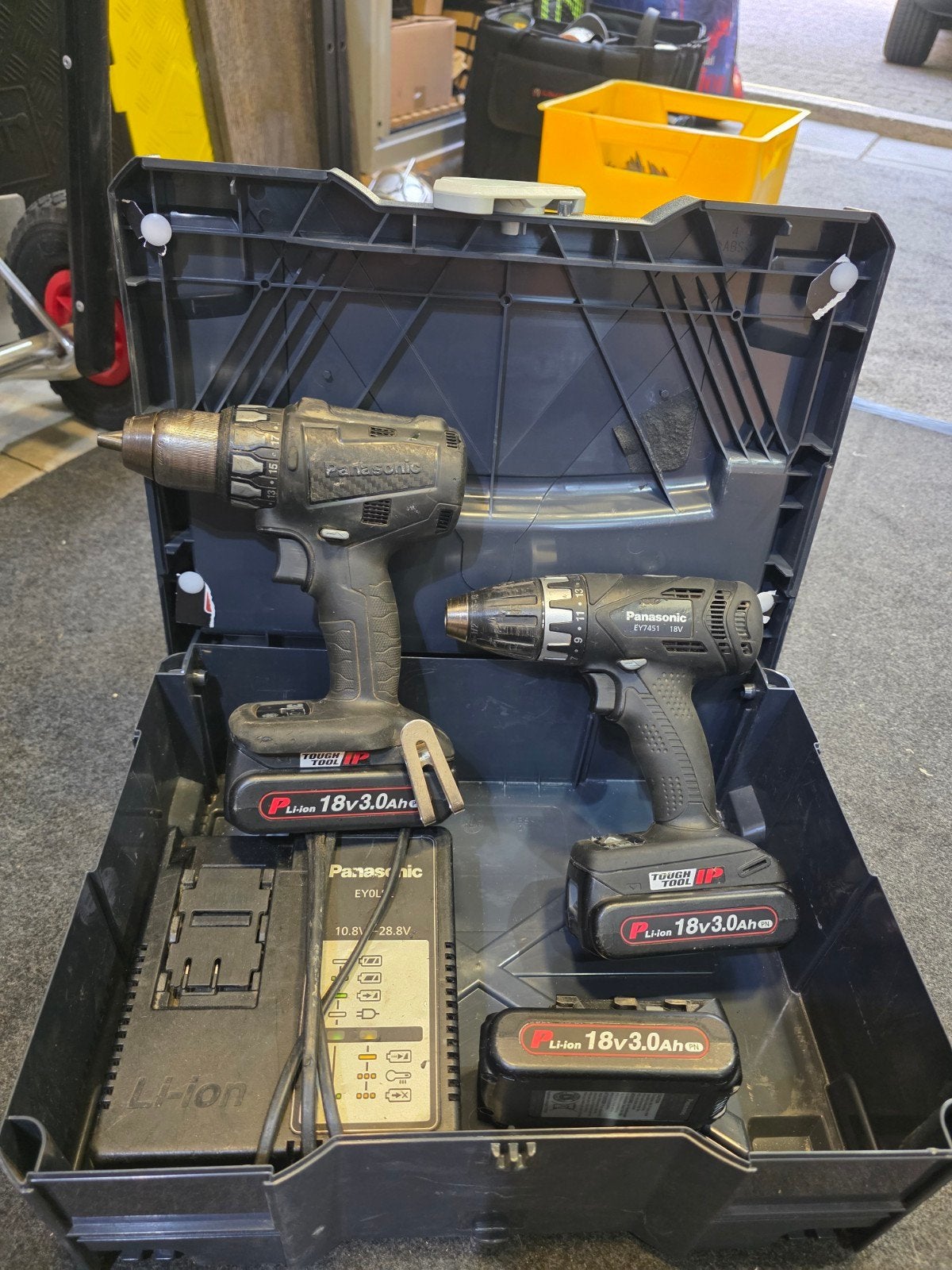 Panasonic Schroefmachine Set: 2 Machines, 3 Accu's, Oplader, Doe-het-zelf en Verbouw, Gereedschap | Boormachines, Ophalen of Verzenden