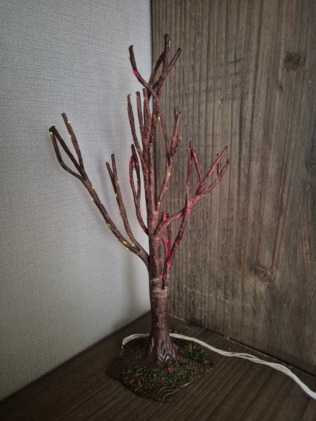 Lemax prachtige schimmering boom kerstdorp kersthuisjes, Diversen, Ophalen of Verzenden, Zo goed als nieuw