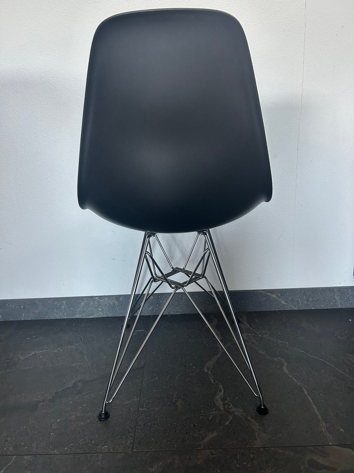 Vitra Eames  DSR dining chair zwart, Huis en Inrichting, Ophalen, Gebruikt, Zwart, Vijf, Zes of meer stoelen