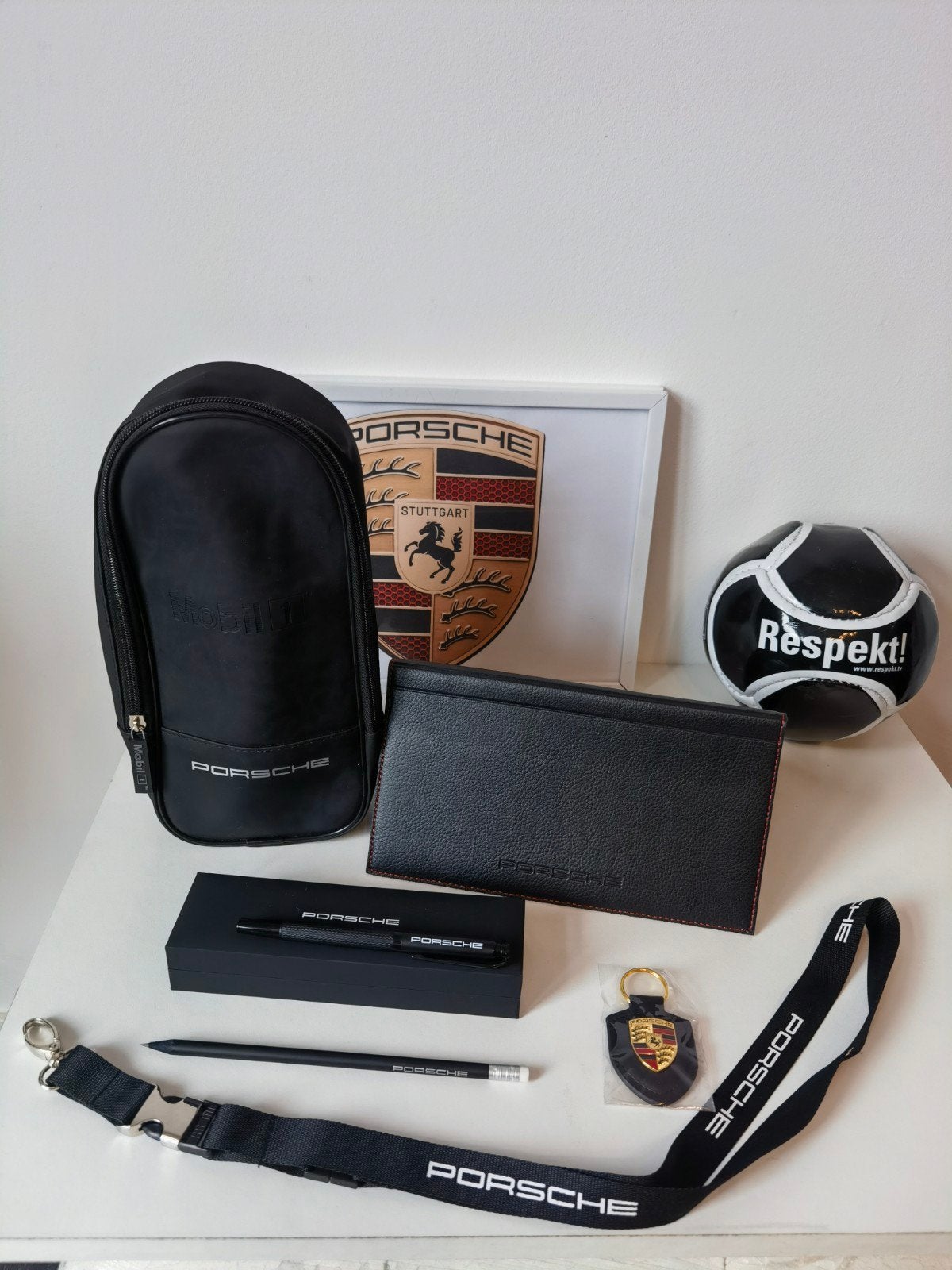 Lot 6 X Porsche accessoires

Porsche Etui voor olie fles in, Ophalen of Verzenden, Nieuw, Zwart, Leer