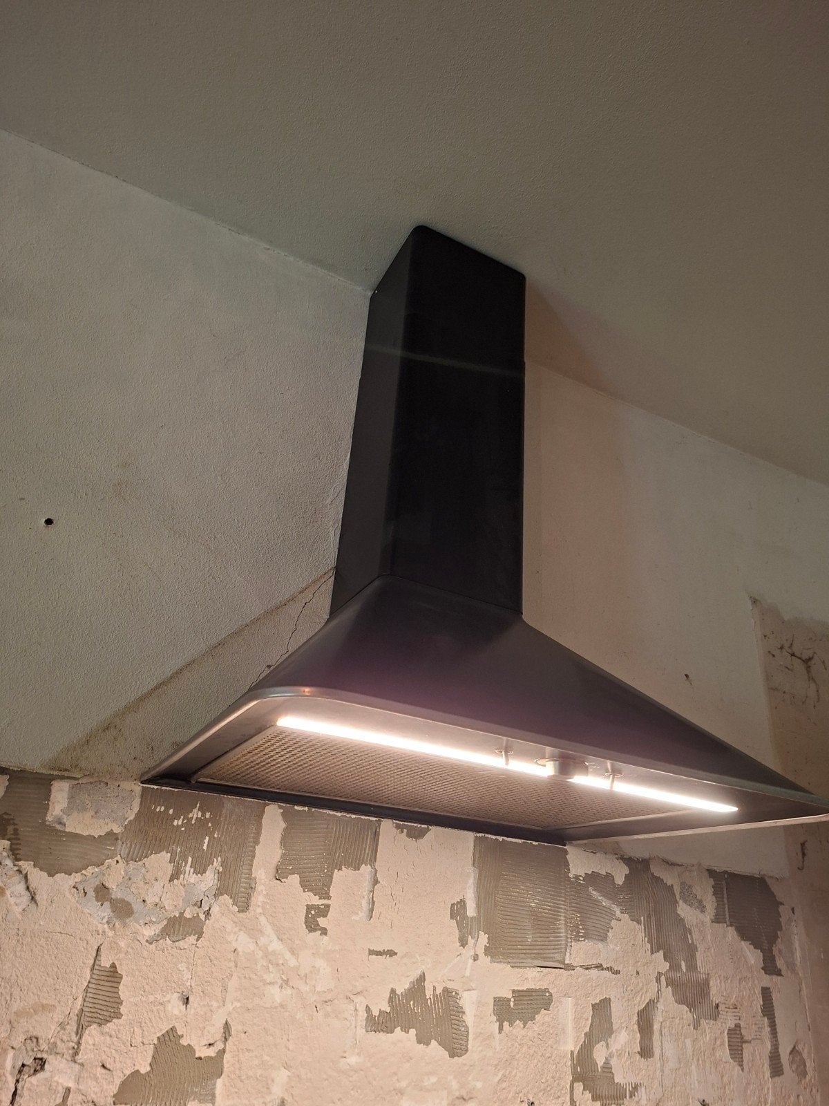 Ikea afzuigkap - Zwart, Wandschouwkap, Gebruikt, Wandschouwkap, Ophalen of Verzenden, Inbouw
