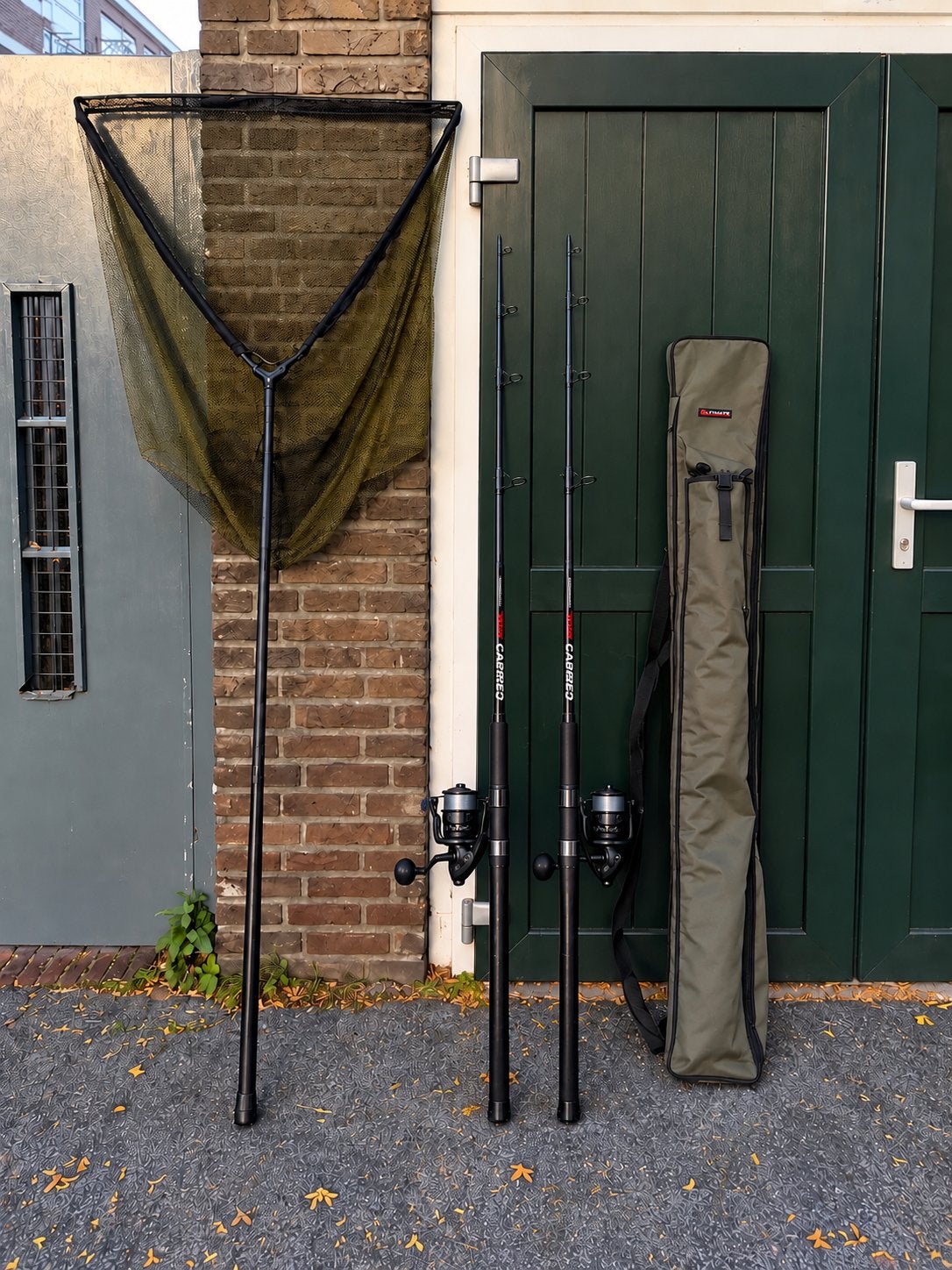 Complete karperset –2x CatchMax hengels, foudraal & schepnet, Ophalen, Zo goed als nieuw