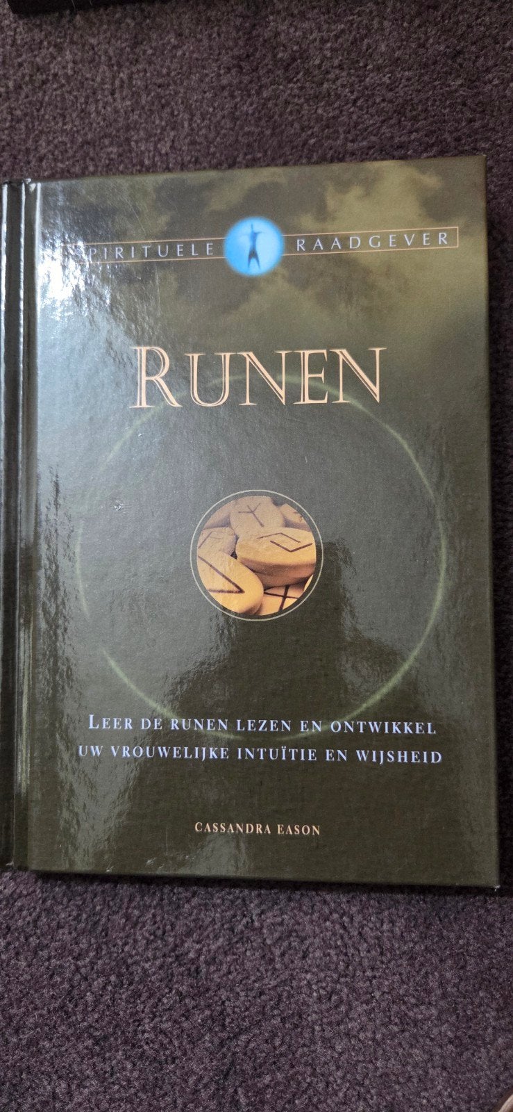 Spirituele Raadgever: Runen - Leer runen lezen, Ophalen of Verzenden, Nieuw