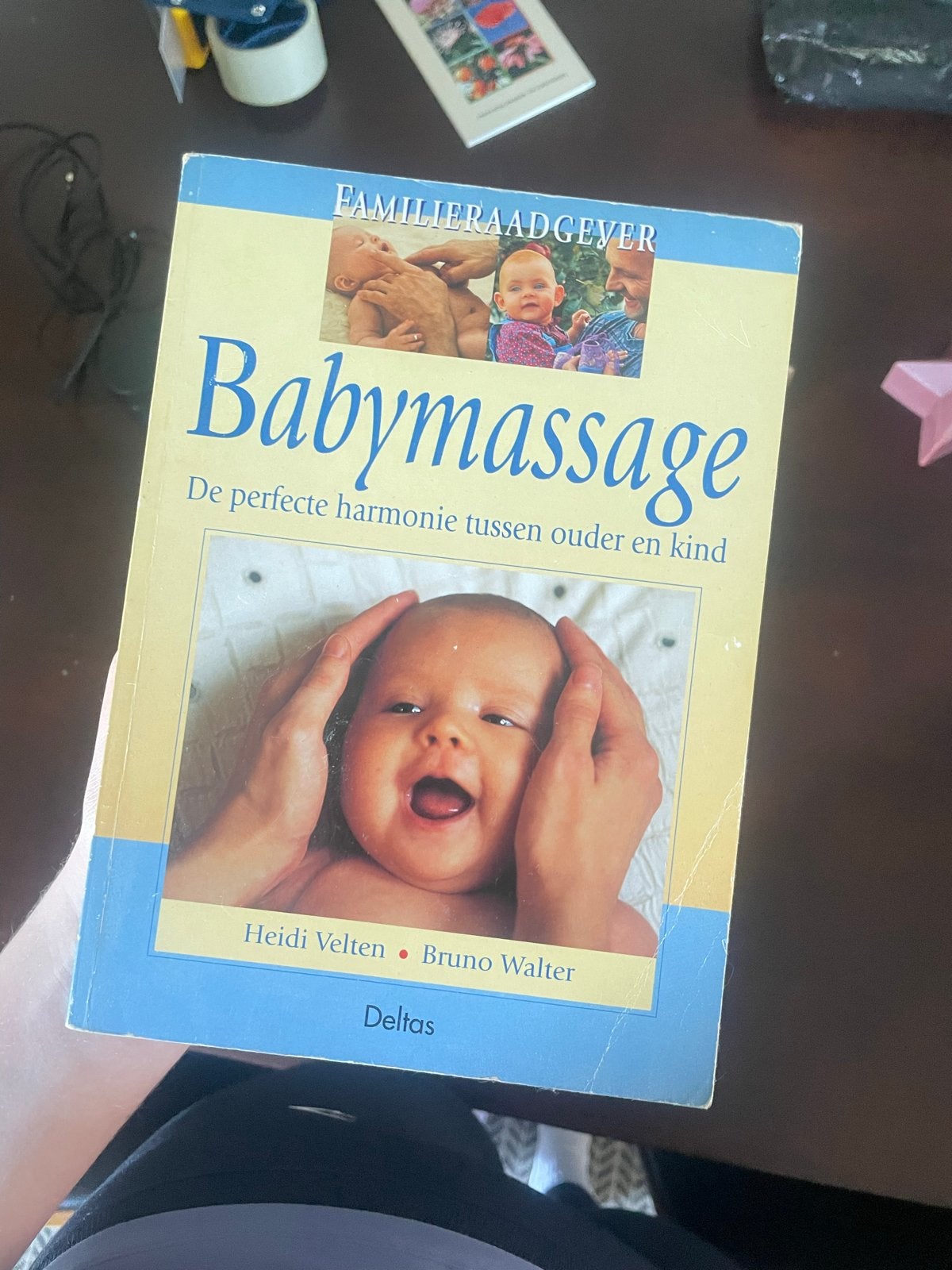 Babymassage: De perfecte harmonie tussen ouder en kind, Ophalen of Verzenden, Gelezen, Zwangerschap en Bevalling