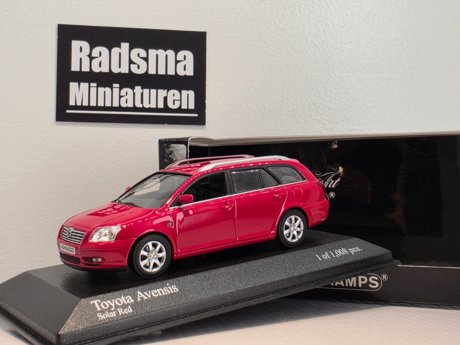 Toyota Avensis station T25 - Solar red - 1:43 Minichamps, Auto, Ophalen of Verzenden, Zo goed als nieuw, MiniChamps