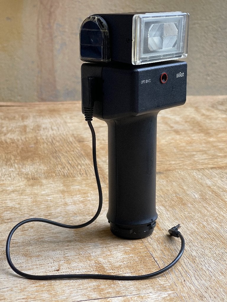 BRAUN 370 BVC flitser met handgreep en camerahouder, Gebruikt, Verzenden, Inclusief accessoires, Braun