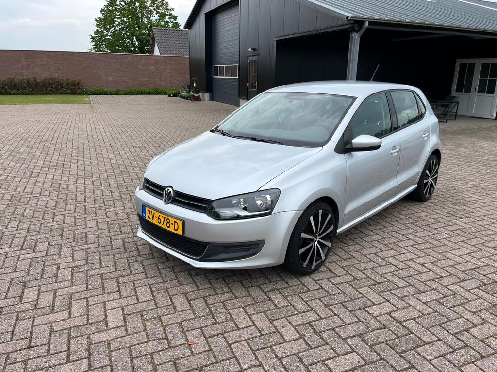 Volkswagen Polo 1.2 51KW 2009 Grijs, Voorwielaandrijving, 40 €/maand, 1198 cc, Handgeschakeld