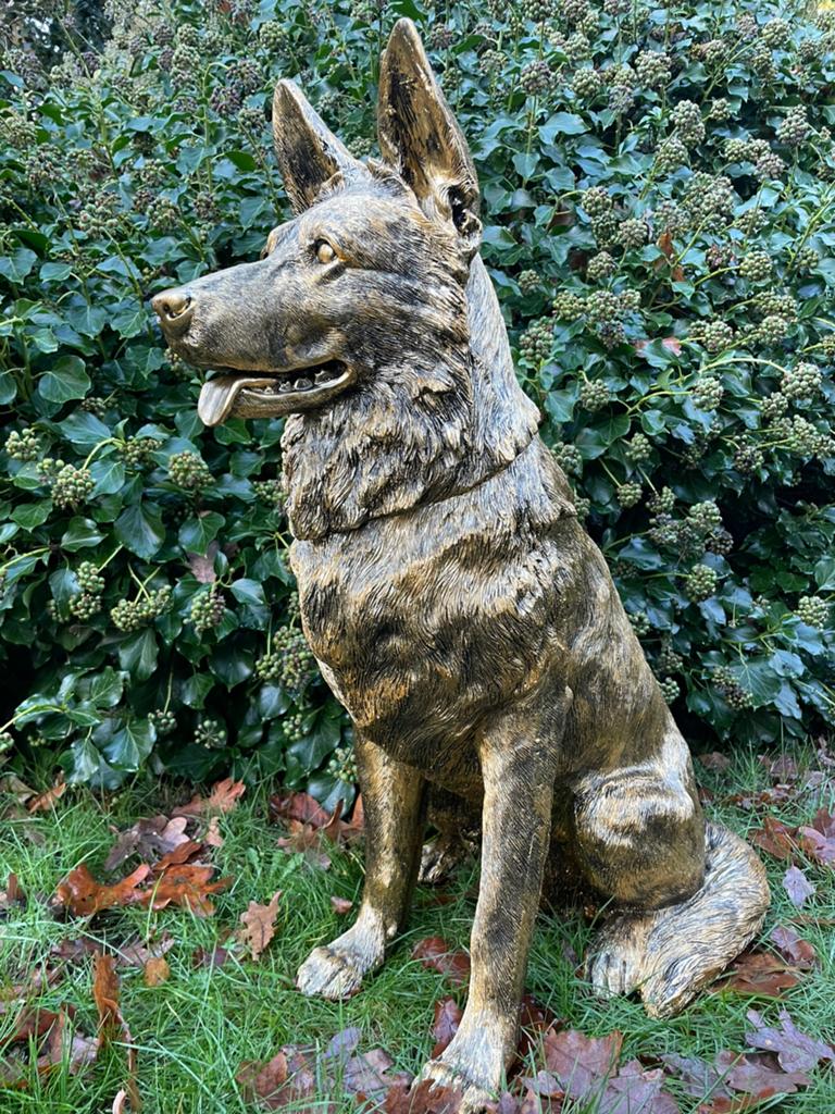 Herdershond goud herder hond beeld tuin huis huisdier, Tuin en Terras, Tuinbeelden, Ophalen, Nieuw, Kunststof, Dierenbeeld