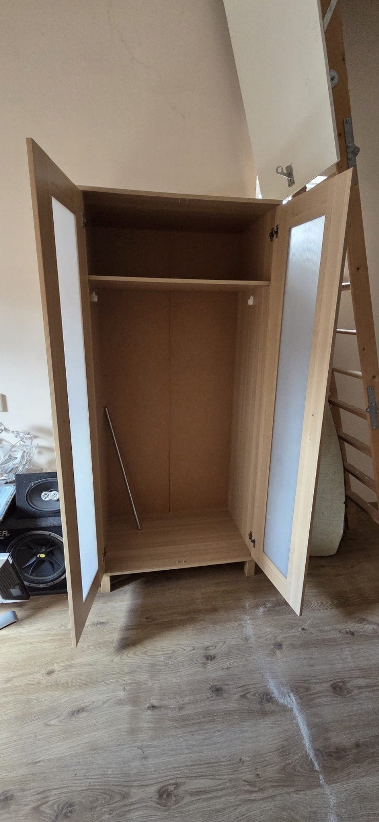 Houten kledingkast met glazen deuren, Ophalen, Met deur(en), Gebruikt, Modern, Scandinavisch