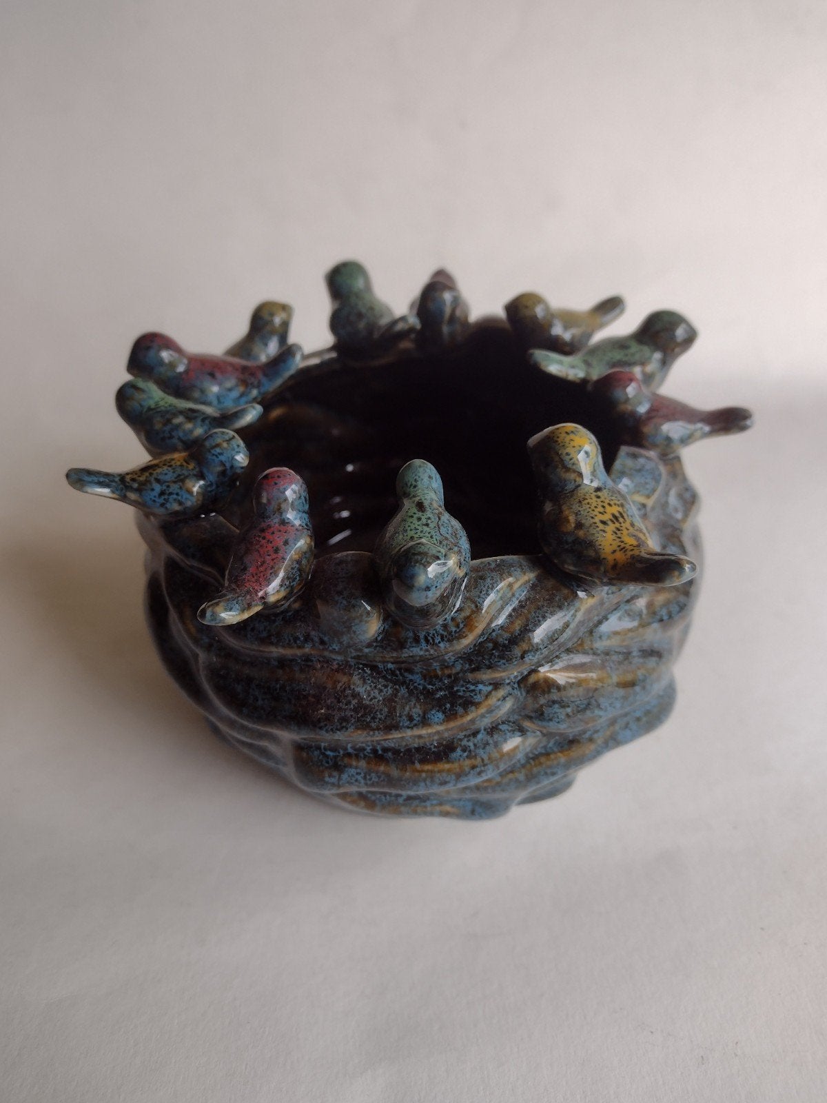 keramiek vaas / bloempot Vincent Pottery met vogels op rand, Ophalen, Overige kleuren, Aardewerk of Porselein, Zo goed als nieuw