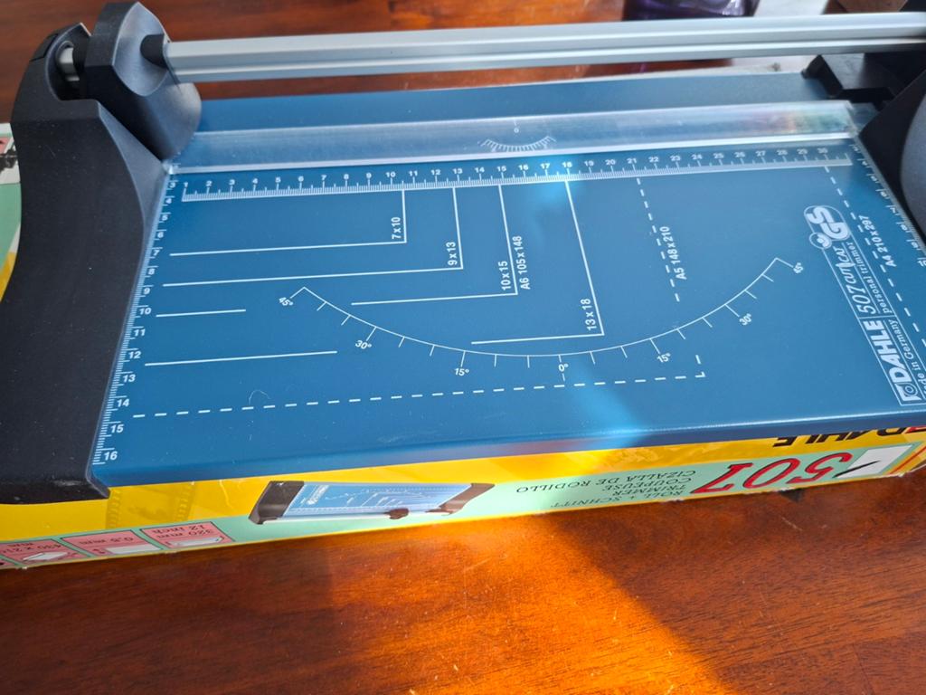 Papier Snijder - Eenvoudig en Nauwkeurig Papier Snijden, Geschikt voor snijden, Gebruikt, Overige thema's, Gereedschap of Toebehoren
