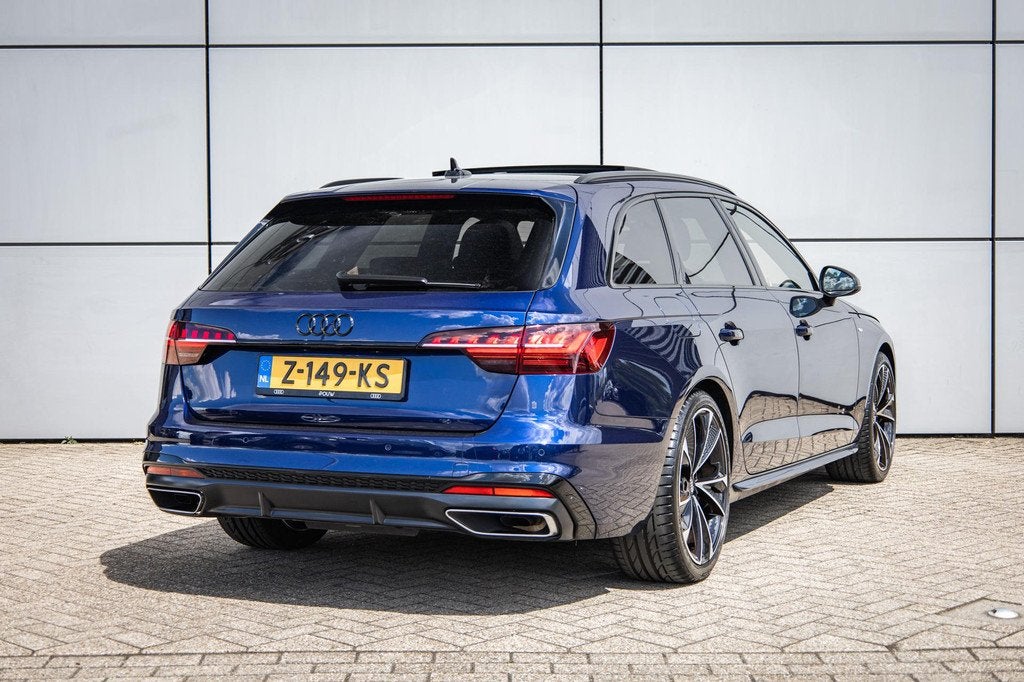 Audi A4 Avant 40 TFSI 204pk S Edition Competition | Panorama, Auto's, Audi, Gebruikt, 4 cilinders, 1984 cc, Blauw