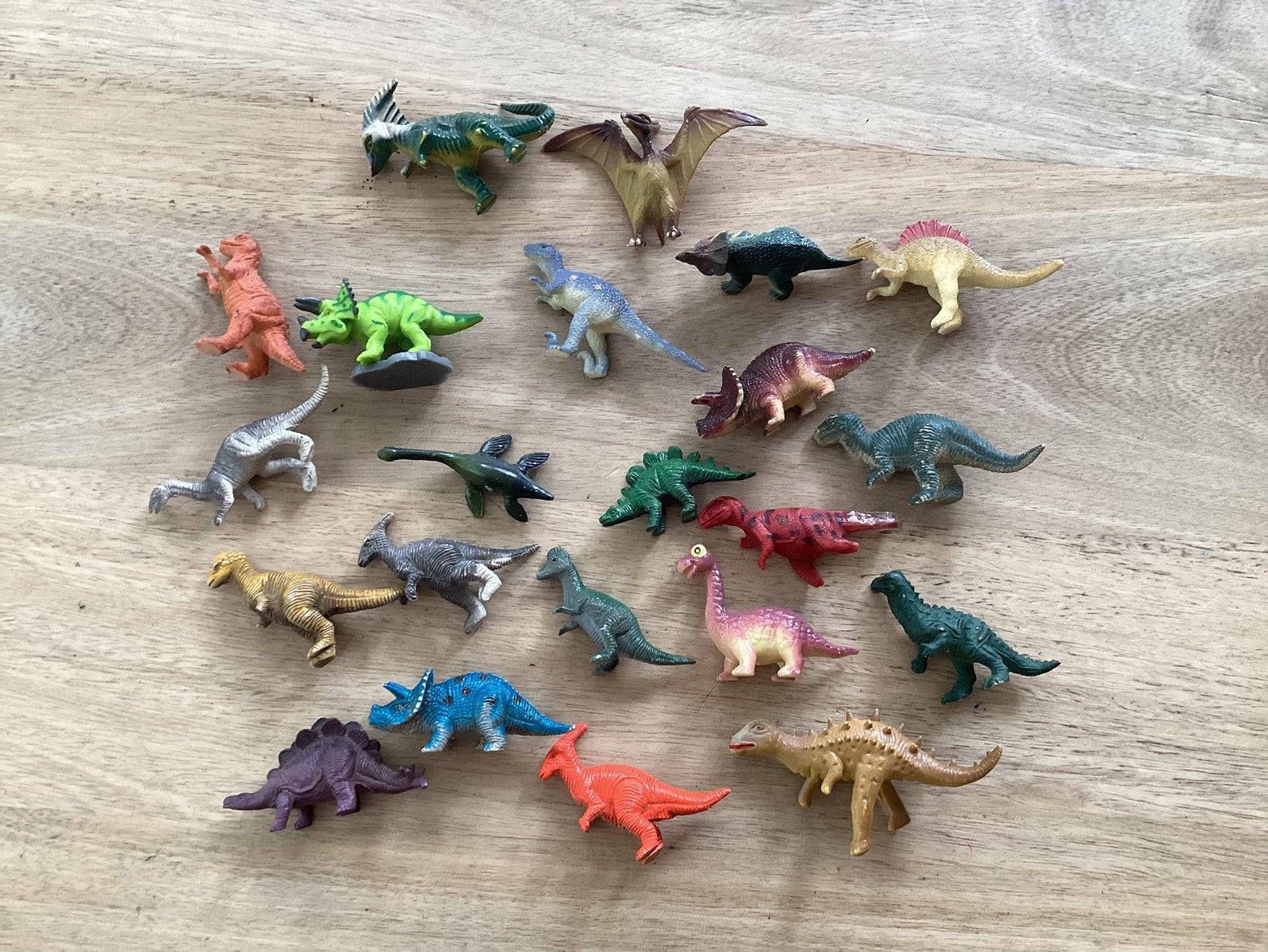 22 Speelgoeddinootjes, Ophalen of Verzenden, Gebruikt