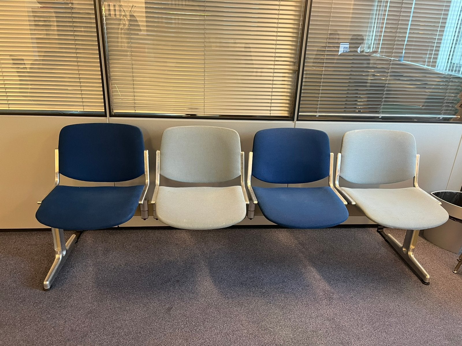 wachtkamerbanken, Huis en Inrichting, Ophalen of Verzenden, Zo goed als nieuw, Blauw, Eén