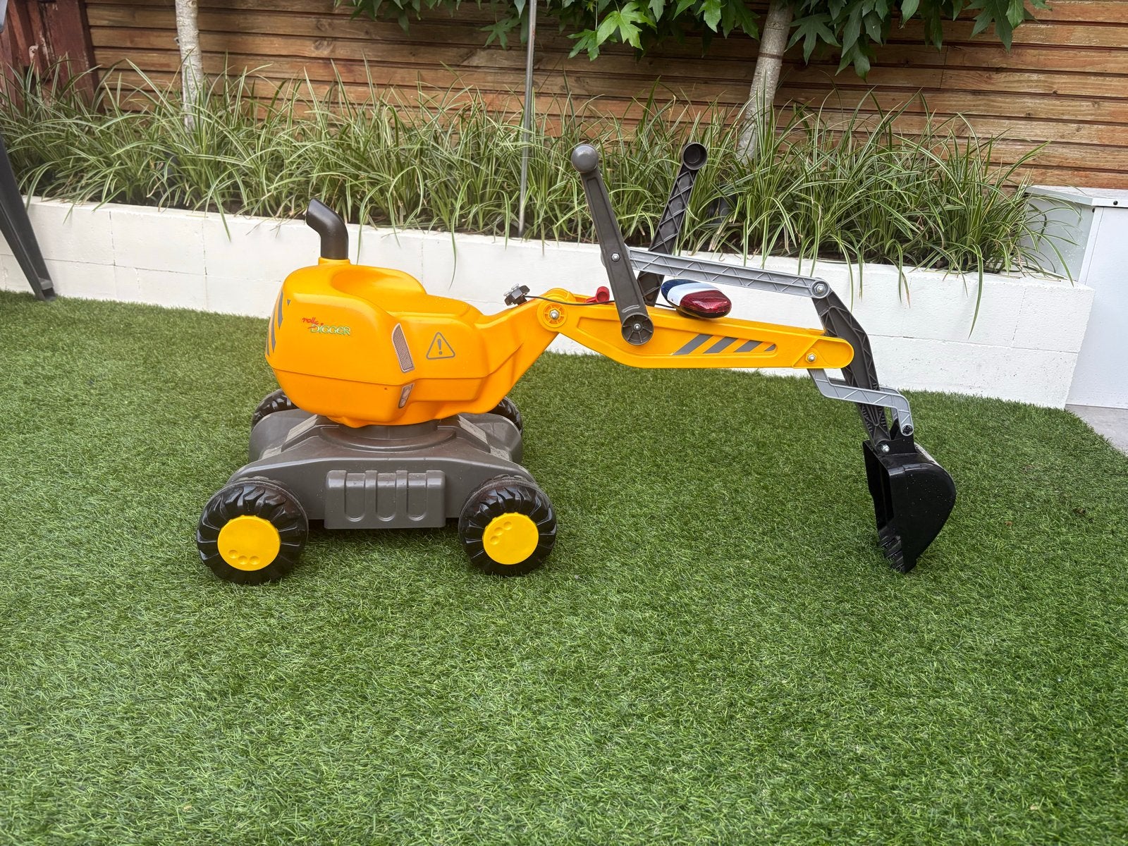 Rolly Toys Digger: Kinder Graafmachine met Wielen, Ophalen, Gebruikt, Loopvoertuig