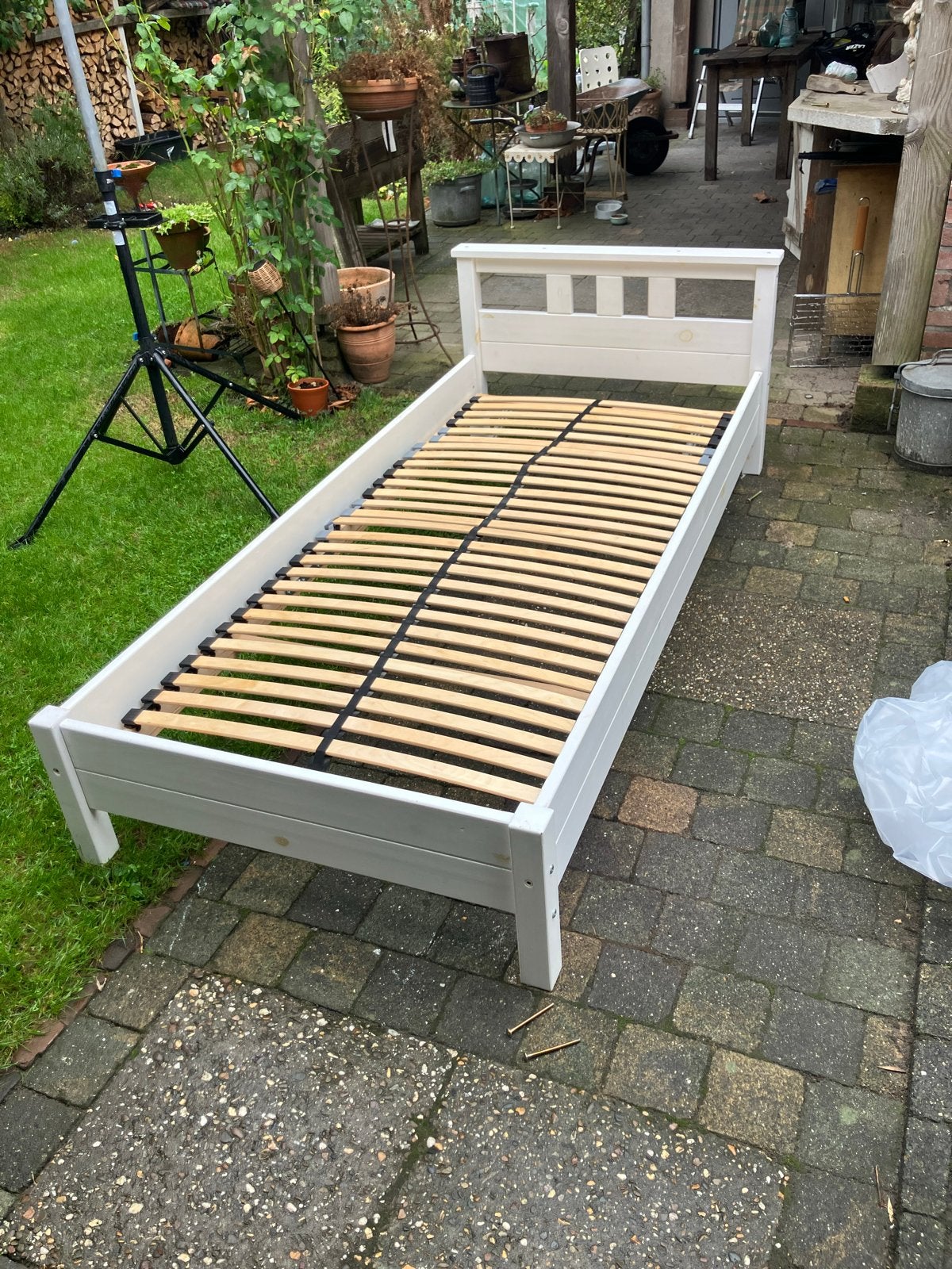 Wit eenpersoonsbed met lattenbodem, Ophalen, Gebruikt, 90 cm, Eenpersoons