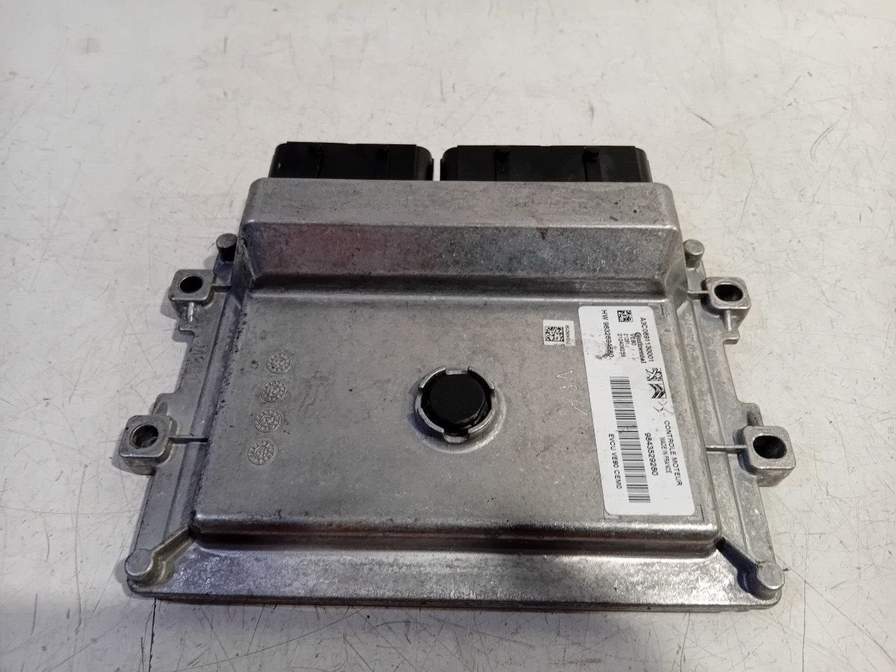 Computer motormanagement Peugeot 208, Auto-onderdelen, Onderdelen@venauto.nl, Van der Ven Autorecycling B.V., Gebruikt, Ettenseweg 76, 4706 PB Roosendaal, The Netherlands